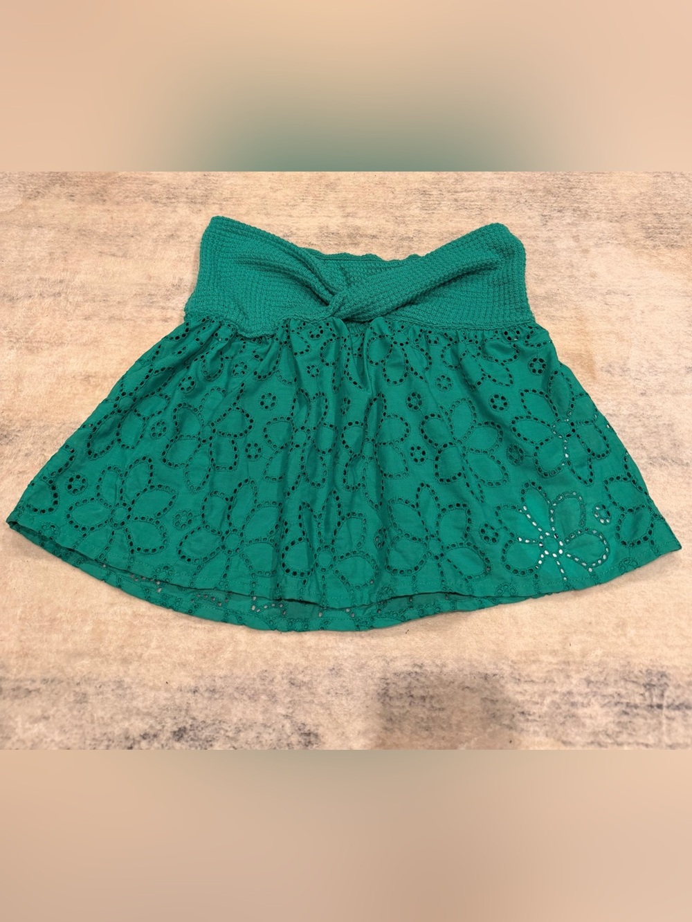 SHEIN VCAY Green Floral Eyelet Twist-Front Crop Top Medium